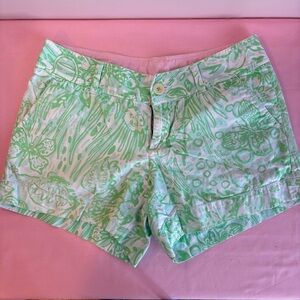 Lilly Pulitzer Green and White Women's Shorts